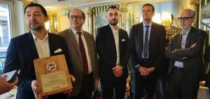 Christophe Ip Yan Fat (à gauche), capitaine de l’Equipe de France championne du monde de boucherie.